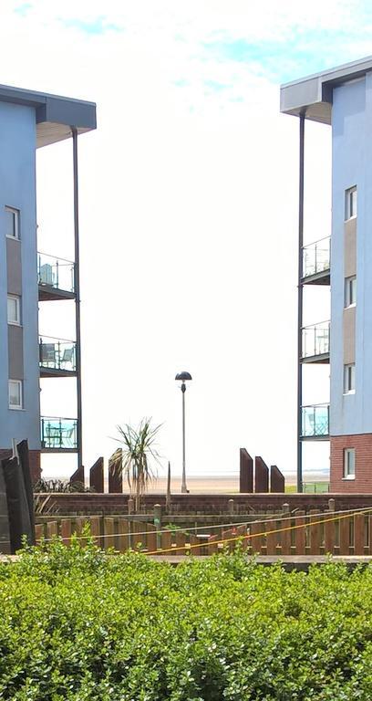 Coastal Apartments - Wales Свонсі Екстер'єр фото