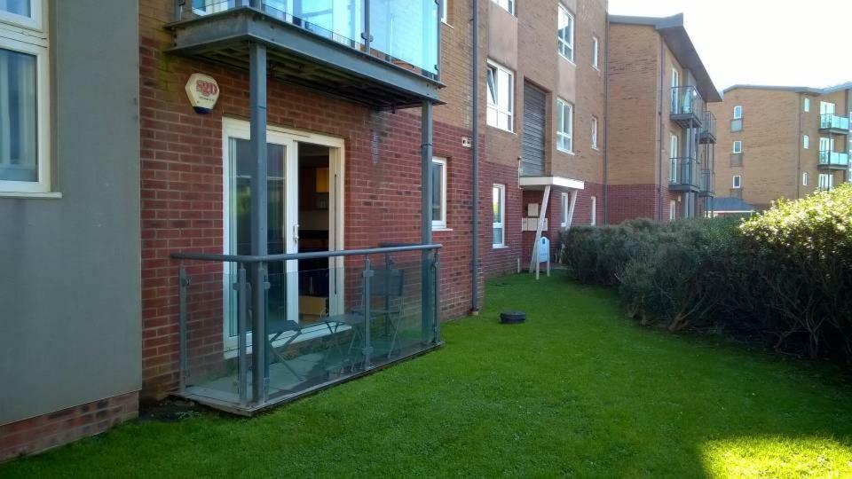 Coastal Apartments - Wales Свонсі Екстер'єр фото