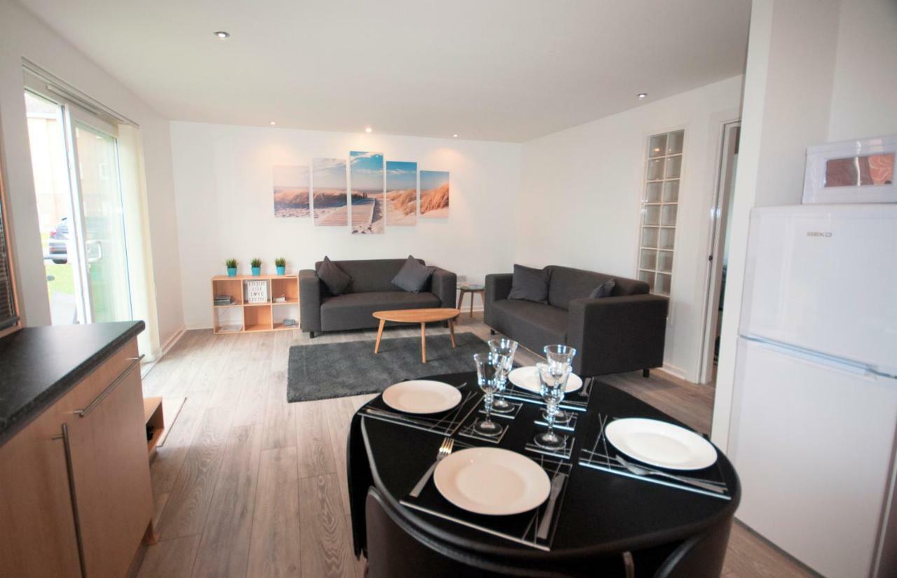 Coastal Apartments - Wales Свонсі Екстер'єр фото