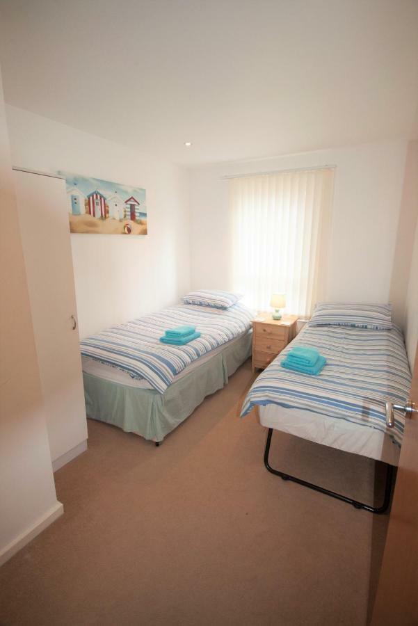 Coastal Apartments - Wales Свонсі Екстер'єр фото