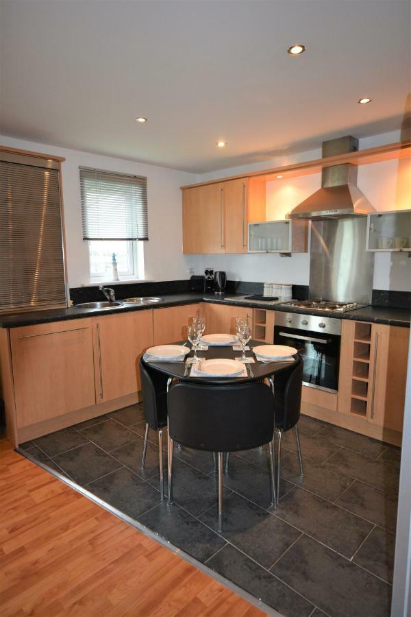 Coastal Apartments - Wales Свонсі Екстер'єр фото