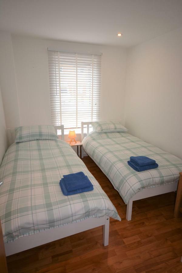 Coastal Apartments - Wales Свонсі Екстер'єр фото
