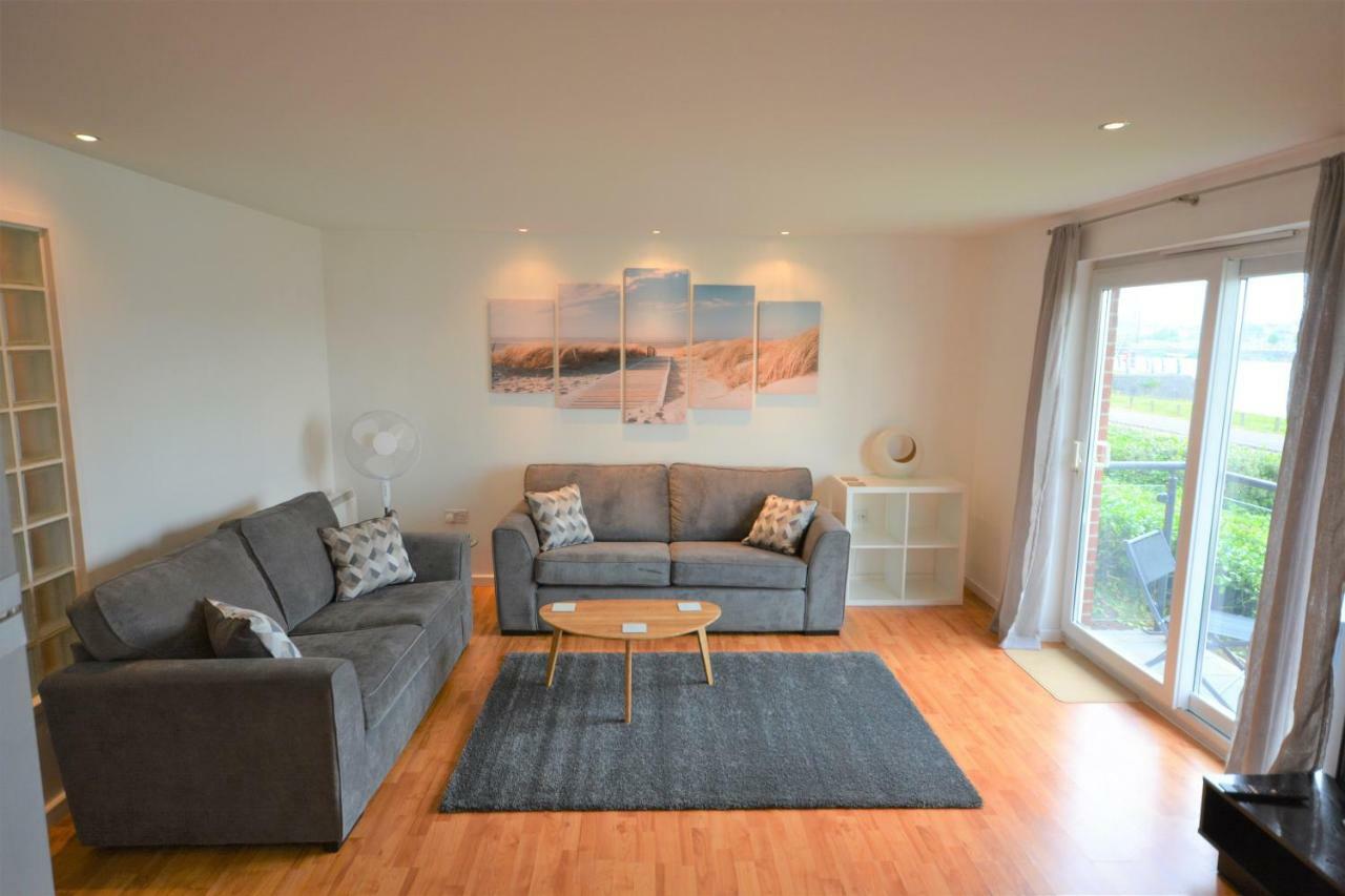 Coastal Apartments - Wales Свонсі Екстер'єр фото