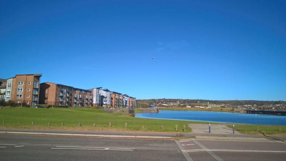 Coastal Apartments - Wales Свонсі Екстер'єр фото